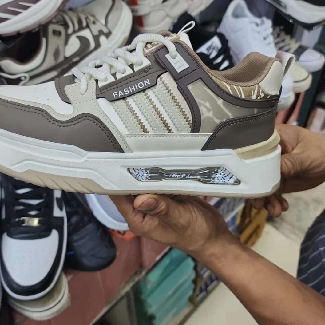 Fashion Sneaker - image 2