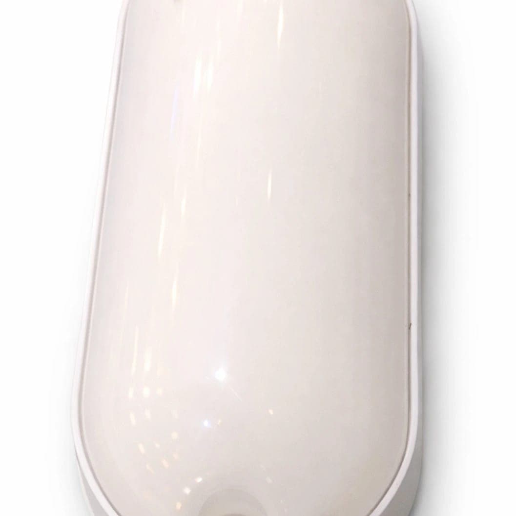 Bulkhead light - image 1