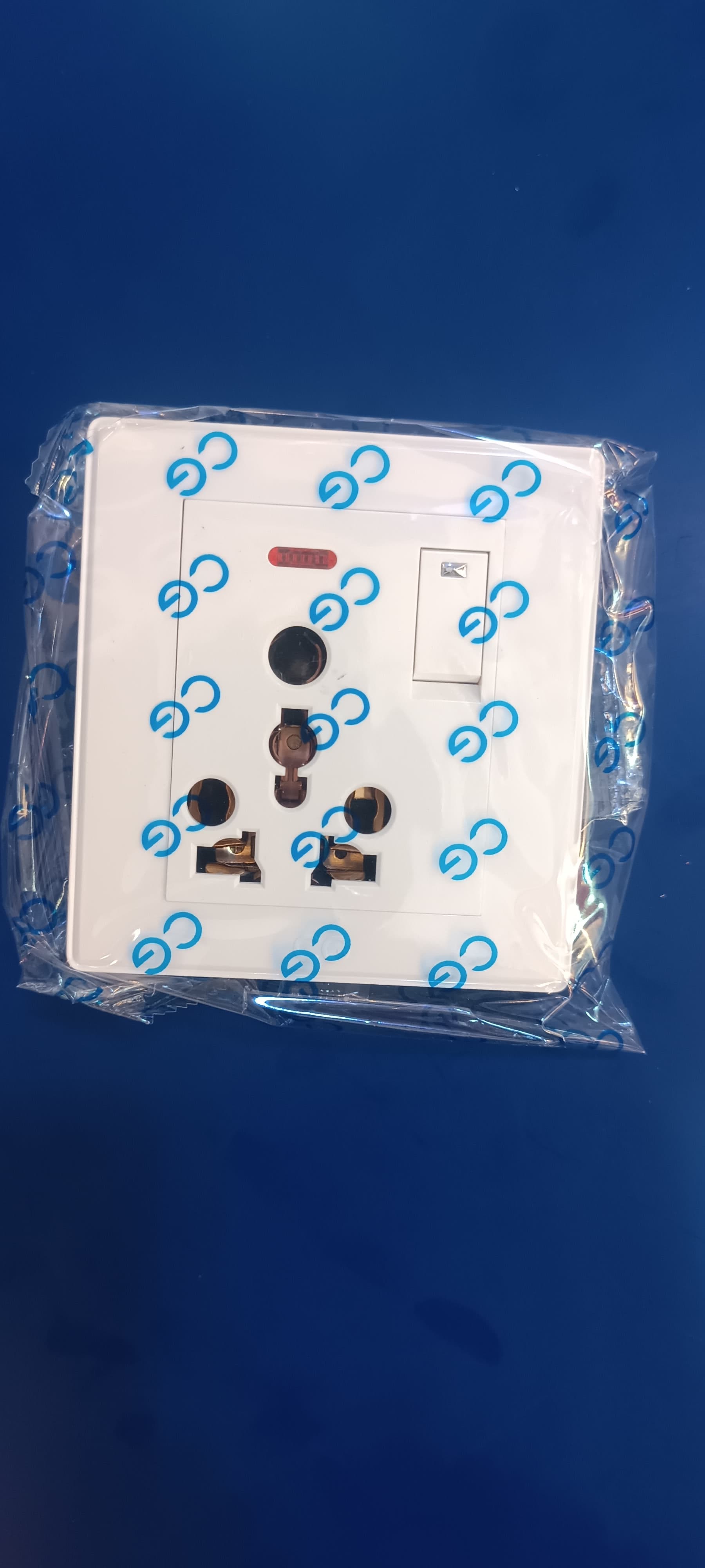 power socket - image 1